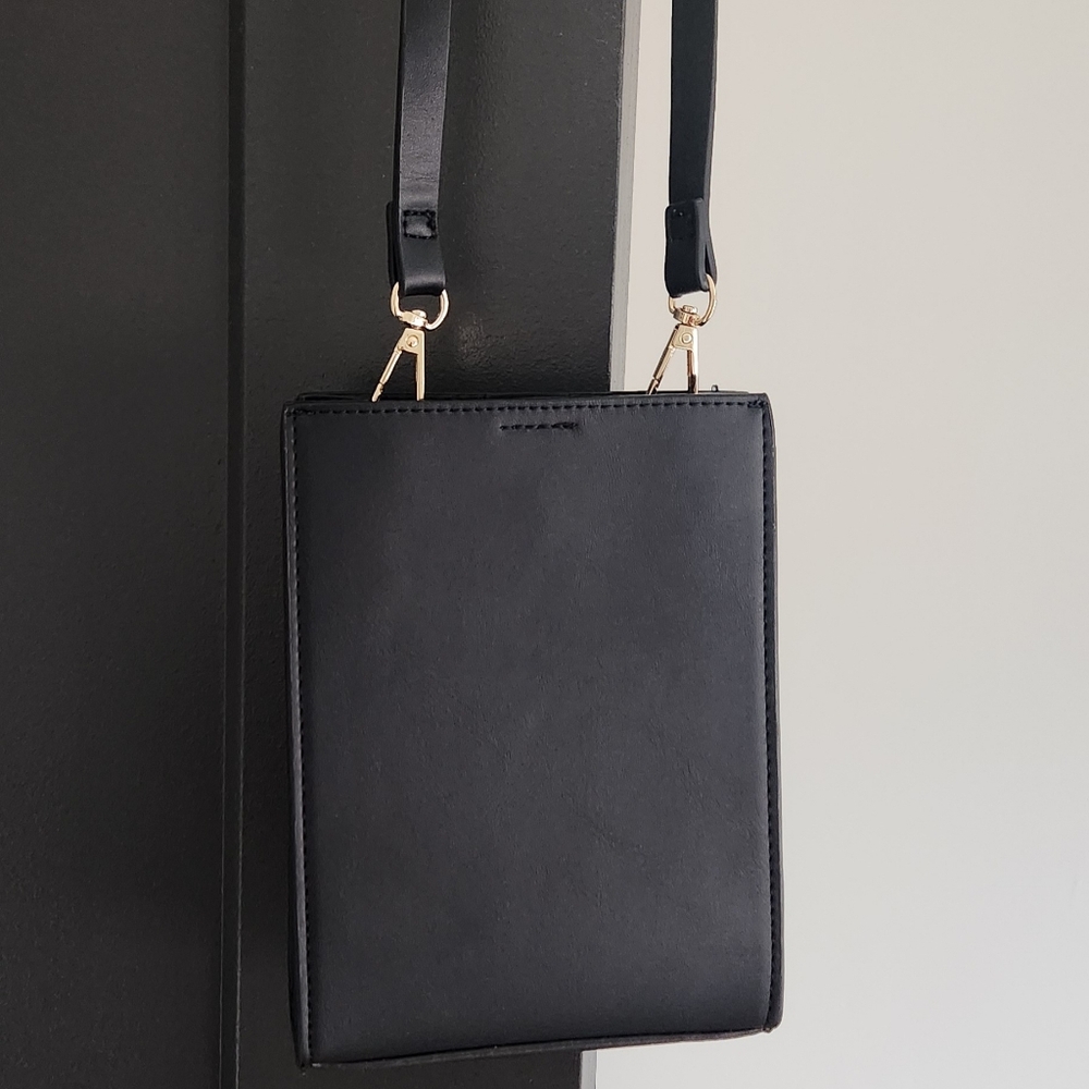 Elegant Black Crossbody Bag
